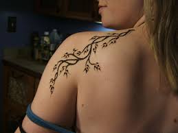 Henna tattoos can be a great thing to do either to yourself or with your friends with a bit of practice and a bit of time! 100 Simple Henna Tattoo Designs