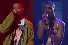 Kid cudi is being praised on social media following his performances on saturday night live, including one where he wore a floral dress. S0q7qjxxxoga2m