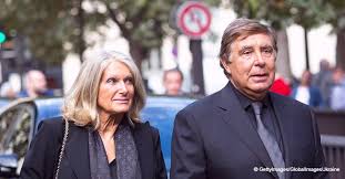C'est à 19 ans tout juste qu'évelyne avait. Evelyne Dheliat La Mort Soudaine Et Tragique De Son Mari Philippe