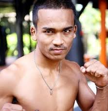 Topnoi Kiwram ("Lucky Left")