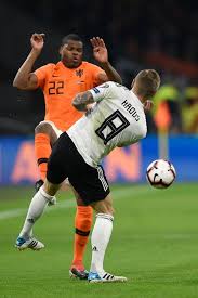 Dumfries gelijk met jong oranje tegen engeland. Netherlands Defender Denzel Dumfries Vies With Germany S Midfielder Football Midfielder Football Match