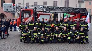 Rivista ufficiale vigili del fuoco. Festa In Piazza Per La Nuova Autoscala Dei Vigili Del Fuoco Di Alba