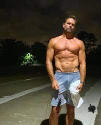 Devised by the best trainers in the world, we have workouts for every gym and home session to help build muscle, shift fat and develop fitness. Kenneth In The 212 Weekend Tennis Diary