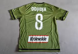 The badge, as ever, is a superb piece of minimalist design Legia Warsaw Fora Camisa De Futebol 2016 2017