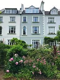 Rosmead Garden The Private Garden From The Movie Notting Hill Where Hugh Grant Julia Roberts Snuck Into Click On P London Plane Tree Private Garden Garden