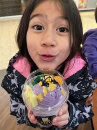 Snacks time yummy ice cream and halo halo #fyp #snacks #yummyyummy  #everyone #highlight #fypシ゚ #foryou #goodvibes #communitysupport