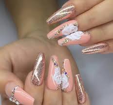 Decorar las uñas ya no es solamente ponerles capas de esmalte y pintarlas. Flores 3d Coffin Stiletto Unas Decoradas Nail Design Facebook
