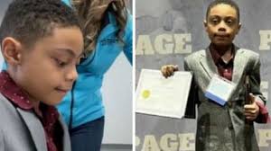 Tiene 9 años, ya terminó la secundaria y se anotó en la universidad