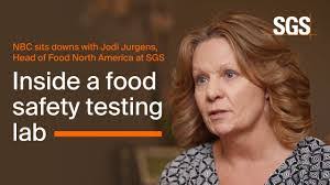 Emely Baez's Instagram, Twitter & Facebook