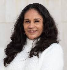 Nadia Hillman's Instagram, Twitter & Facebook