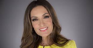 Have you ever wanted to ditch your day job to chase a big, exciting, but  seemingly impossible dream? Should you? That's exactly the question tackled  in CNBC.com's new episode of "Suzy Welch: