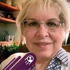 Elisa Gilbert's Instagram, Twitter & Facebook