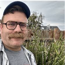 Lauren Clemens's Instagram, Twitter & Facebook