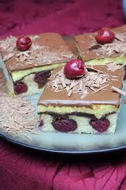 Donauwellen Vom Blech Rezept Ohne Buttercreme Langes Ruhren Rezept In 2020 Lebensmittel Essen Donauwelle Dessert Ideen