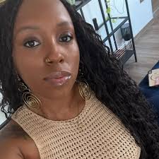 I hope you strutted that beautiful haircut to the court house to file for  divorce. 🫣