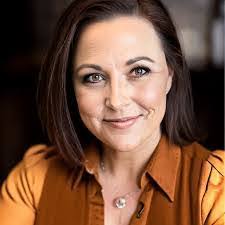 Amber Sixberry's Instagram, Twitter & Facebook