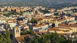 The region is bordered to the north by abruzzo, to the west by lazio, to the south by campania and. Molise Region In Italien Gibt Zuzuglern Bares Mit Auflagen Stern De