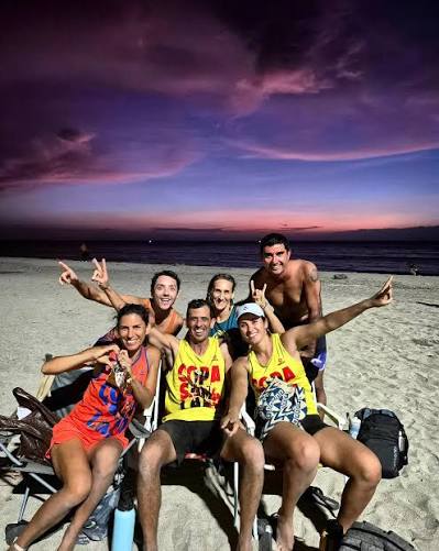 Grupo de vóley playa en Santa Marta
