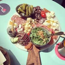 Une Petite Planche Au Soleil Lesfrerespinard Epicerie Baravin Vieuxlille Lillemaville Lille Nord Hautsdefrance France Instagood Instawine Vin W