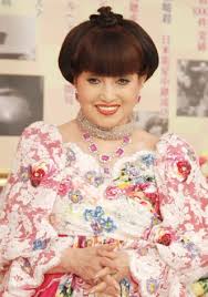 なお父・黒 柳守綱は娘の存在抜きでも名のあるバイオ リニストであり、母・黒 柳 朝は随筆家でnhkの朝ドラの題材にもなったほどである。 戦後 日本で一番売れた本は、女優の黒柳徹子が書いた「窓ぎわのトットちゃん」. é»'æŸ³å¾¹å­ã®ã‚¤ãƒ³ã‚¹ã‚¿å…¬å¼ã‚'è¦‹ã‚‹ã«ã¯ è‹¥ã„é ƒãŒã‚«ãƒ¯ã‚¤ã™ãŽã‚‹ ãƒˆãƒ¬ãƒ³ãƒ‰ã¼ã£ãã™