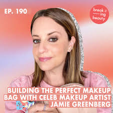 Eine 2 in 1 mattschwarze, doppelseitige mascara für extremes volumen, spektakulären schwung und bemerkenswerte länge, ohne die wimpern zu beschweren. Blog Breaking Beauty Podcast