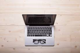 Cara memperbaiki layar pc laptop hitam putih. Cara Memperbaiki Layar Laptop Rusak Irit Biaya Servis Pricebook