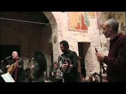 Musicanti del piccolo borgo La leggenda del lupino live Spello