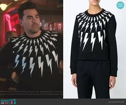 Black And White Lightning Bolt Sweater David S Black Lightning Bolt Print Sweatshirt On Schitt S Creek Schitts Creek David Rose Lightning Bolt Sweater