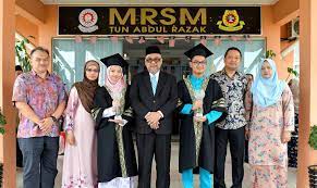 Além disso, facilita o acesso do diretor ao monitoramento de alunos internos e externos. Synergy Between Ump And Mrsm Have Positive Impact On Intellectual And Potential Development Of Students Ump News