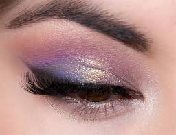 How To Match Your Eyeshadow Makeup With Any Indian Outfit The Urban Guide
