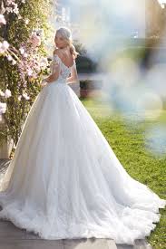 Il giardino della sposa propone un ampio catalogo di vestiti da sposa per la tua giornata da sogno. Nicole Spose Abiti Da Sposa 2021 Vestiti Da Sposa Nicole Spose