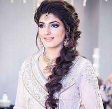 If your hair is not so voluminous, you may consider adding some fake hair to your braid. Cool 21 Hairstyle For Long Face Female Indian