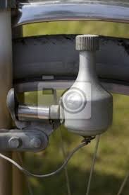Hallo und herzlich willkommen auf unserer webpräsenz. Ein Fahrrad Dynamo Leinwandbilder Bilder Dynamo Reifen Steuer Myloview De