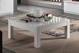 La table de salon bella vous assure des moments de grande convivialité en famille ou entre amis, confortablement installés dans votre salon. Table Basse Roma Laque Blancl 100 X H 43 X P 100