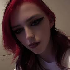 What time to line up for floor tickets?