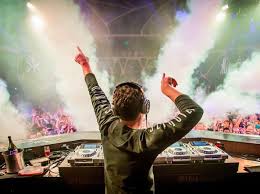 «discoteche chiuse fino al 31 gennaio». Discoteche Chiuse E Mascherine Obbligatorie Tutte Le Nuove Regole Del Governo Per Il Coronavirus Corriere It