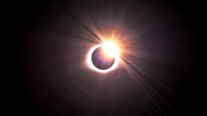L'éclipse de soleil du 10 juin 2021 est une énergie très forte qui peut nous donner l'impression d'être dispersés. Slbz2mj5fslv2m