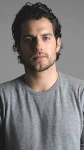 Talk about a growth spurt lol On the flashback to clark meeting Chloe in  8th grade thats what he looked like. In the pilot