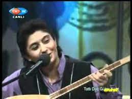 Guler Duman Su Yalan Dunyaya Geldim Giderim Youtube Muzik Indirme Muzik Youtube