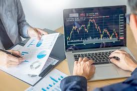 Estudio de PwC: Chile lidera entre los países latinoamericanos en ETF |  Diario Financiero