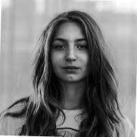 Laura Rosse's Instagram, Twitter & Facebook