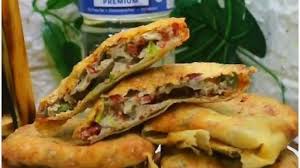 Agar kulit lumpia tak lepas, beri perekat berupa telur yang telah dikocok lepas sebelumnya. Resep Martabak Tahu Kornet Camilan Praktis Yang Pas Di Sore Hari