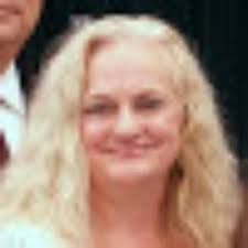 Очень тесно и шумно, но вкусно и весело