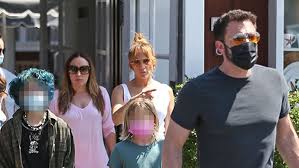 Jennifer lopez's twins, emme and max, just turned 13. Jennifer Lopez Ben Affleck Spotted With Kids During Los Angeles Lunch Outing Fox News