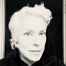 Ginger Fox's Instagram, Twitter & Facebook