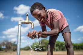 La production et la distribution de l'eau potable l'entretien des canalisations Assurer L Acces A L Eau Potable Le Travail D Oxfam A Travers Le Monde