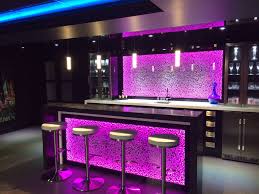 Creation Dun Bar Et Salle De Billard Et Cinema Salle De Billard Cinema Maison Billard