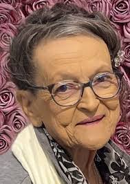 Kay Baum's Instagram, Twitter & Facebook