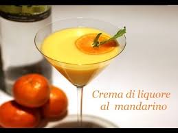 La sicilia è una terra ricca di agrumi e vari tipi di mandarini dalle clementine al mandarino comune. Crema Di Liquore Al Mandarino Liquore Fatto In Casa Homemade Mandarin Liqueur Youtube