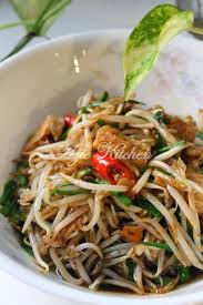 Azie Kitchen Taugeh Goreng Dengan Tauhu Dan Kucai Confinement Food Malaysian Food Malaysian Cuisine
